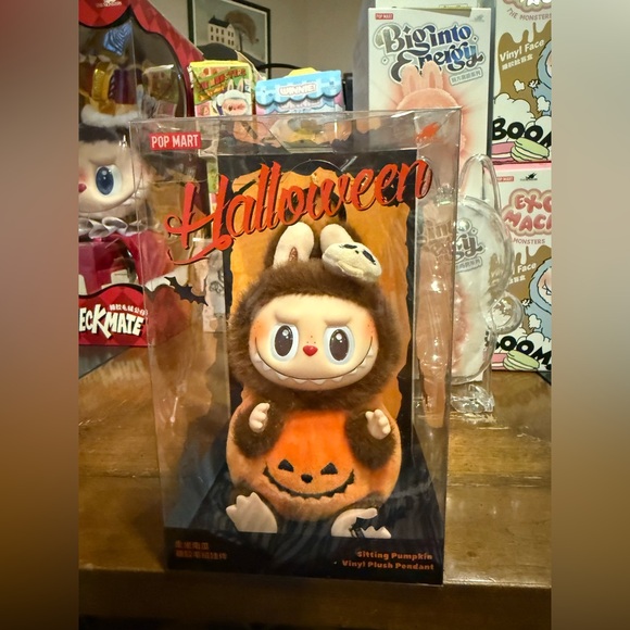 Pop Mart Labubu Happy Halloween Party Series - Sitting Pumpkin Vinyl Plush. - Picture 1 of 2
